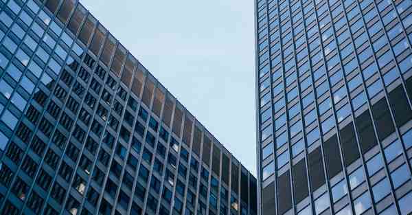 app动态背景_app动一下就弹广告怎么关闭