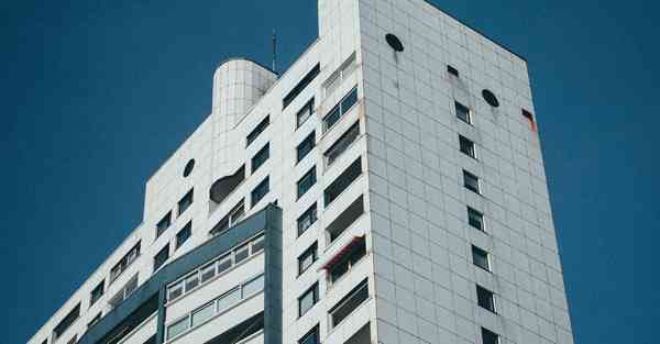 app动态背景_app动一下就弹广告怎么关闭