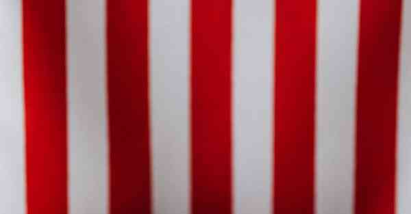 怎样做手工灯笼用彩纸做的