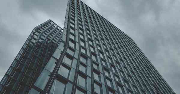 app动态背景_app动一下就弹广告怎么关闭