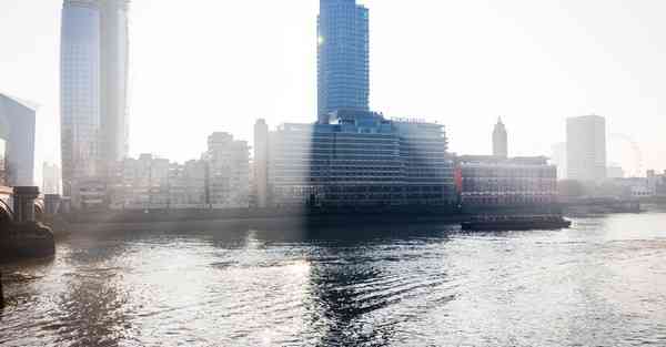 app动态背景_app动一下就弹广告怎么关闭