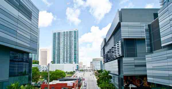 视频开头怎么制作的_视频开头怎么黑屏